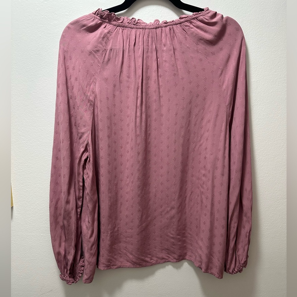 Old Navy Ruffled Split-Neck Textured Dobby Blouse - Picture 2 of 6